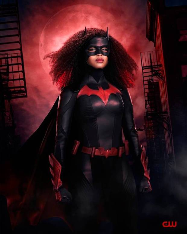 Primeras imágenes oficiales de la nueva Batwoman de Javicia Leslie con su nuevo bat-traje