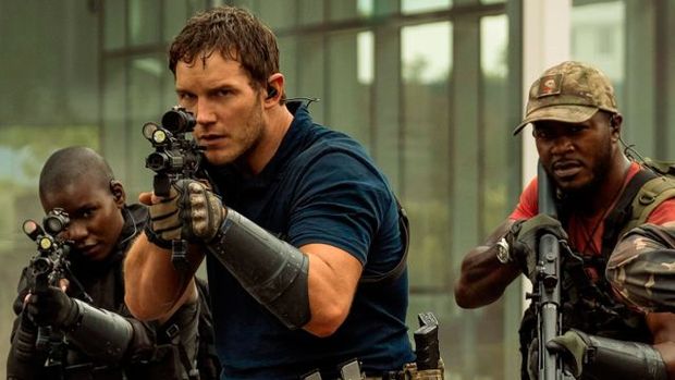 'La guerra del mañana' lanza tráiler con Chris Pratt dando mucha caña a los alienígenas del futuro