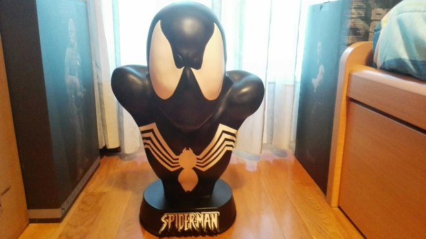 Mi nuevo (y enorme) busto de Spider-Man