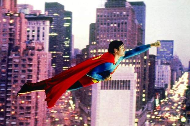 Se Cumplen 41 Años del primer vuelo de "Christopher Reeve" en la gran pantalla como (Superman). 