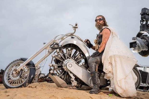Imagen de "Chris Hemsworth" en (Furiosa) el señor de la guerra Dementus