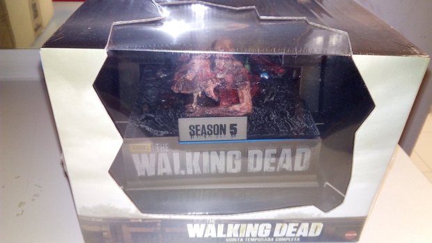 Unboxing edición coleccionista The Walking Dead Temporada 5