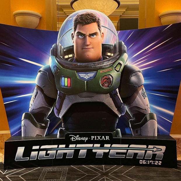 Lightyear - Display promocional (Estados Unidos)