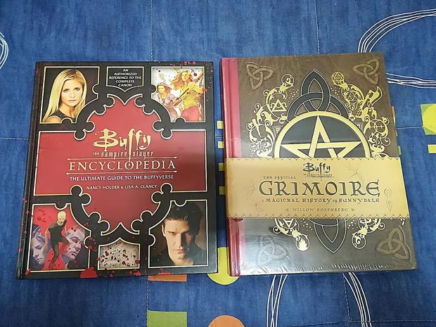 Libros de Buffy Cazavampiros comprados esta tarde en Norma Comics