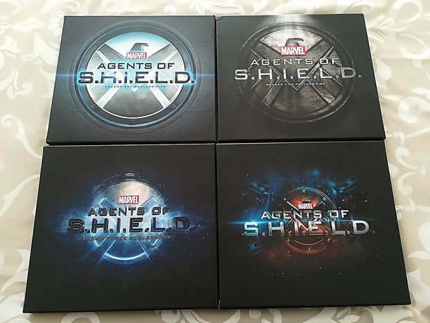 Fotos de los libros de Agents of S.H.I.E.L.D Seasons Declassified 