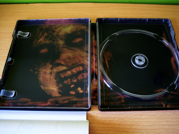 The Evil Dead. Blu-ray SteelBook. Interior Sin Disco. 