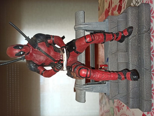 Deadpool statue 1/6