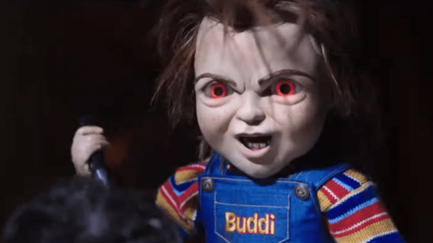 El nuevo Chucky enfadado a que viene los ojos rojos?