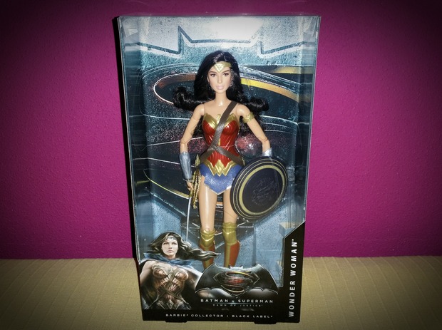 Recién llegada Wonder Woman Barbie de Batman v Superman.