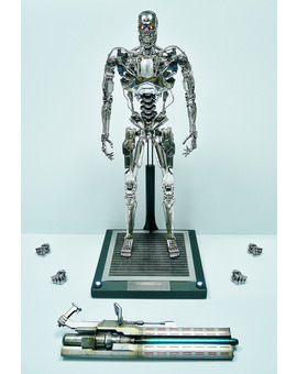 Figura T-800: Endoskeleton - Terminator Genisys (Hot Toys)