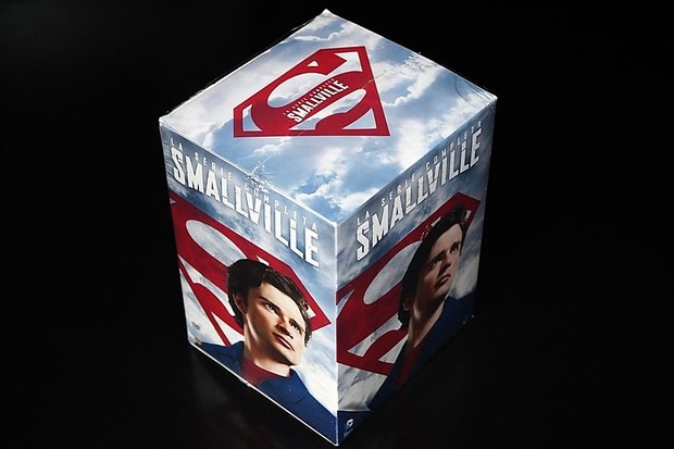 Smallville - Ficha comparativa
