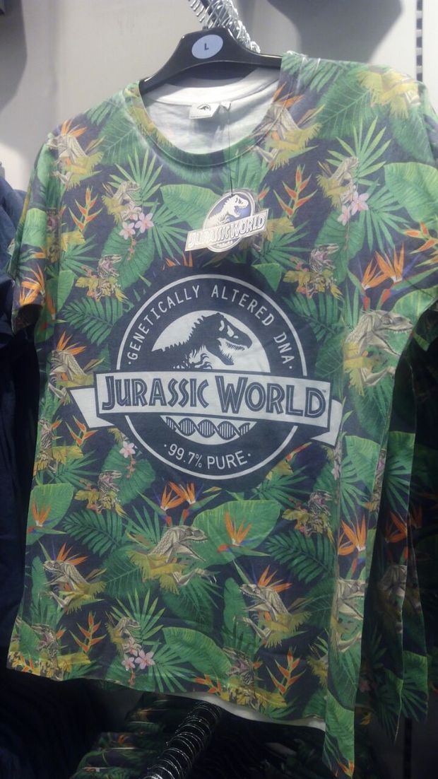 Camisetas de Jurassic World en Primark por 10 euros (Gracias a Albertronik por el aviso)