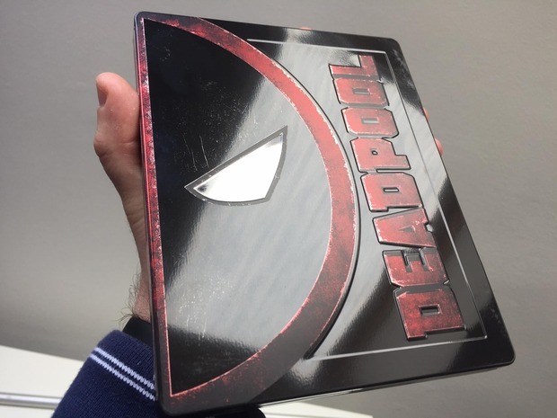 Así son los relieves del steelbook de Deadpool