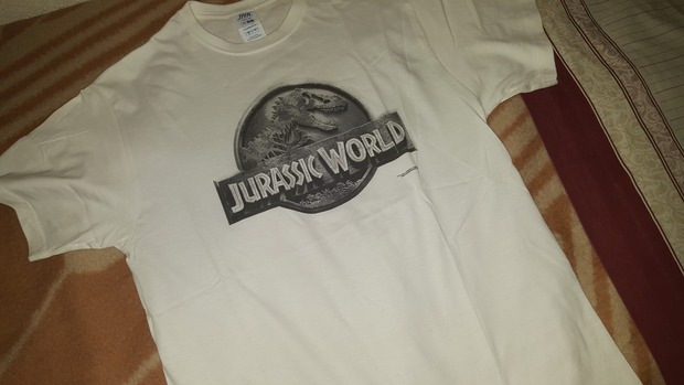 La camiseta de Jurassic World que me regalo Cinesa