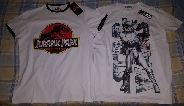Camiseta Jurassic Park (la que lleva Lowery en Jurassic World) + Camiseta Star Wars: Mi Compra 08-08-2017.   