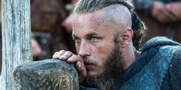 Vikingos: Cinco cosas que no sabías del actor que interpreta a Ragnar Lothbrok