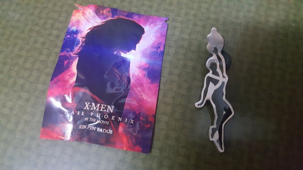 pin de regalo en Cinesa de X Men Fenix Oscura.