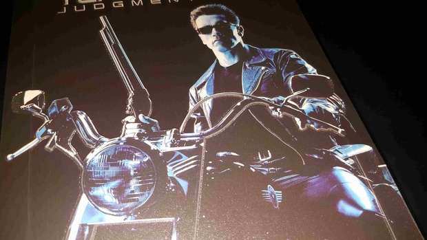 Terminator 2: El juicio final. Steelbook fosforescente Zavvi (Foto 6 de 15)