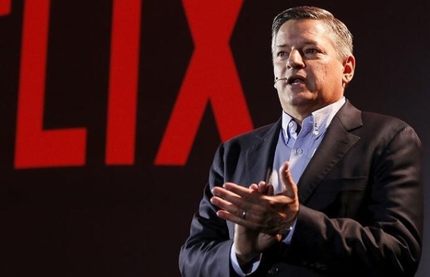 CEO de Netflix cree que los estudios fracasarán si intentan salvar los cines