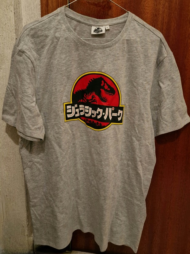 Mi nueva camiseta de ジュラシック・パーク.  Mi Compra 11-03-2023.