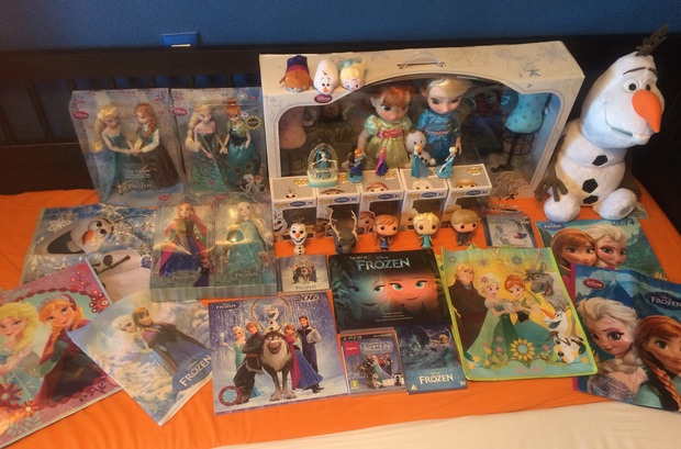 Tras los regalitos de aniversario de hoy así queda de momento la colección de Frozen que tenemos en casa ^_^