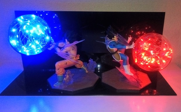 Compra en Rebajas de AliExpress = Dragon Ball Z: "Vegeta - Son Goku Super Saiyan" Led Lighting Lamp.