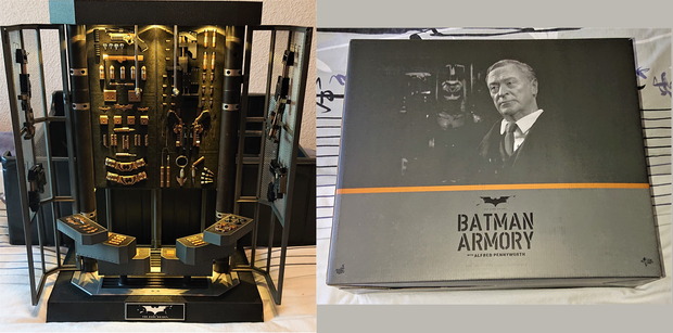 The Dark Knight: "Batman Armory" --- Hot Toys