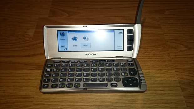 Móviles Cinéfilos En Mi Colección - Nokia 9210 - Terminator 3 - Abierto