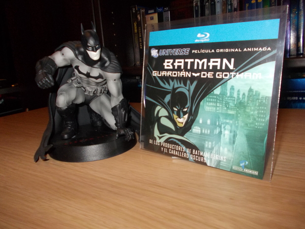 Figura Batman Arkham City + Blu-ray Batman - Guardián de Gotham