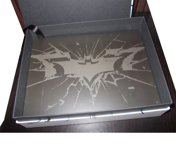The Dark Knight Trilogy - Ultimate Collector's Edition (UK) - Sobre