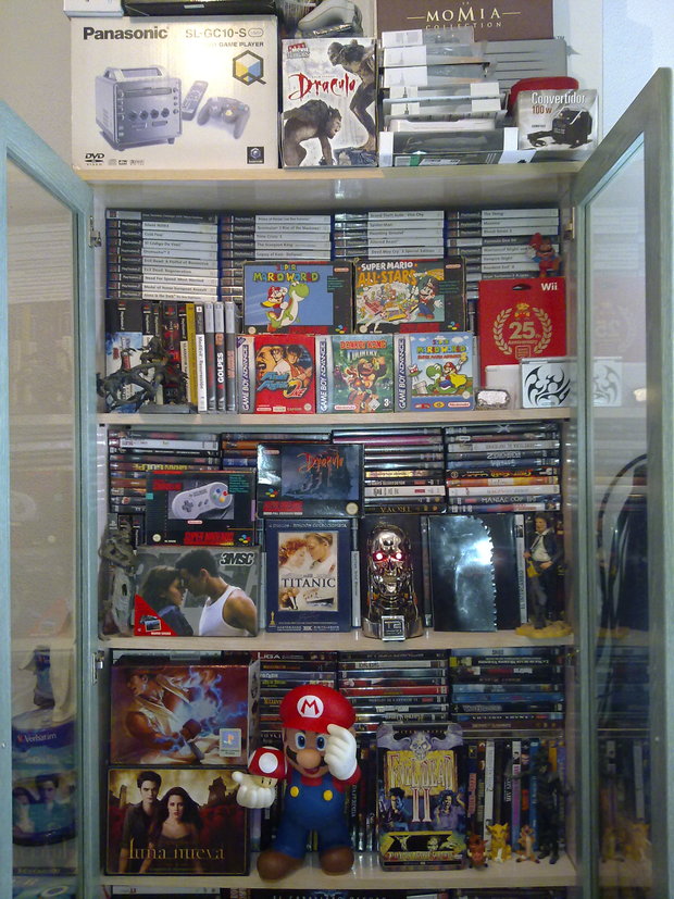 Parte de mi gran colección (Varios: DVD's, figuras, videoconsolas, accesorios y videojuegos)