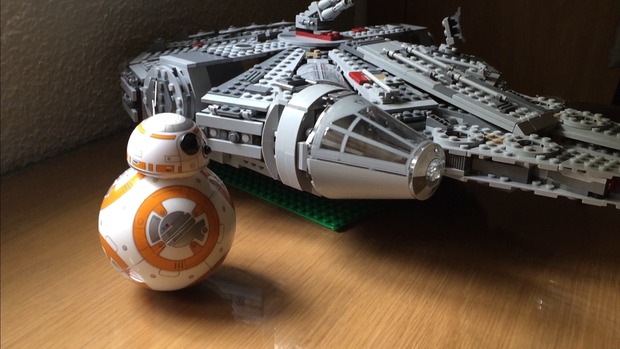BB-8 y el Halcón Milenario