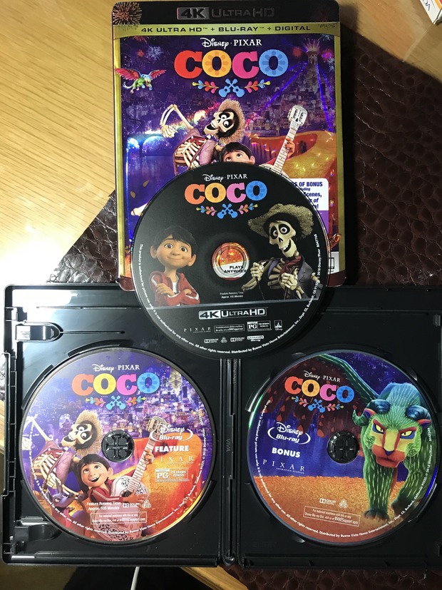 los 3 discos de la versión ULTIMATE de COCO en 4k de EEUU