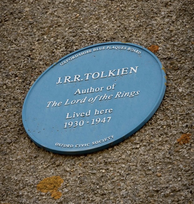Parte del elenco de ESDLA, El Hobbit y otros actores se unen para salvar la casa de Tolkien.