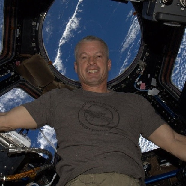 Steve Swanson, astronauta de la NASA en la Estación Espacial Internacional.