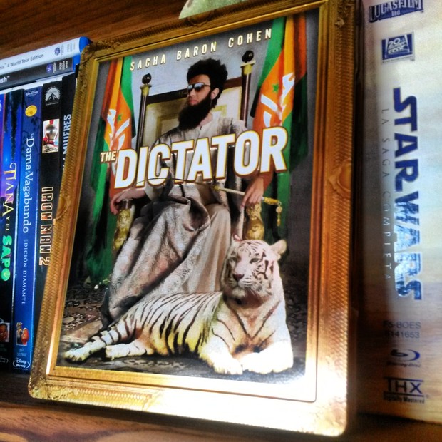 El Dictador en casita (gracias Odin75 por el aviso) 