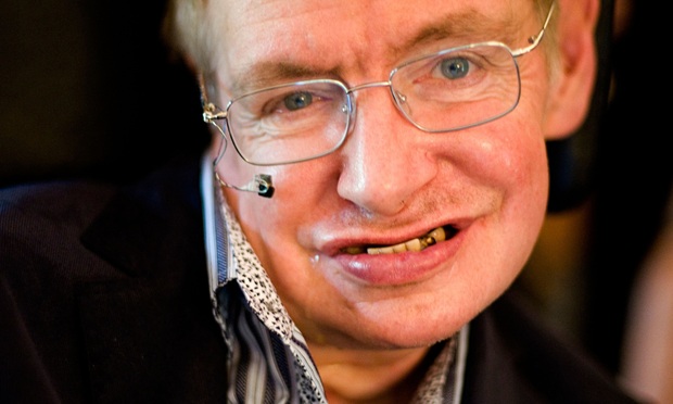 Stephen Hawking rompe a llorar al ver el biopic sobre su vida 'La teoría del todo'