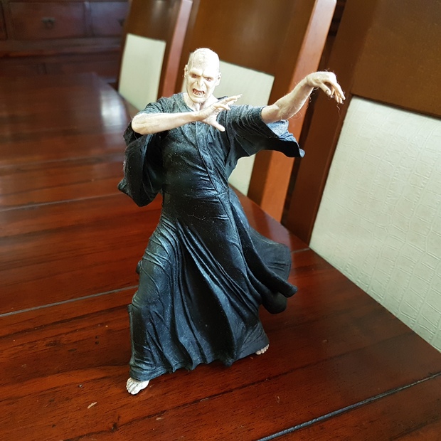 Figura muñeco del señor oscuro o tenebroso Lord Voldemort de Harry Potter