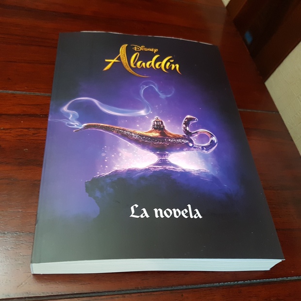 El libro novela del remake de la película de Aladdìn 2019 de Walt Disney