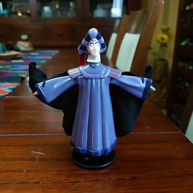 Figura muñeco de Frollo de El Jorobado de Notre Dame de Walt Disney de McDonald's del año 1996