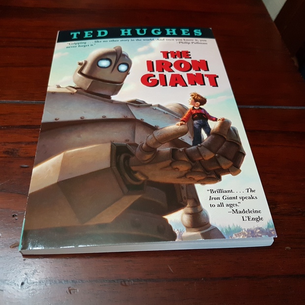 Novela de El gigante de hierro de Ted Hughes edición americana año 1999