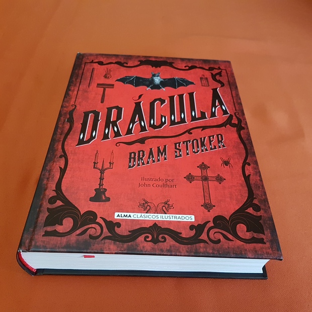 Libro novela de Drácula de Bram Stoker de ALMA CLÁSICOS ILUSTRADOS año 2018