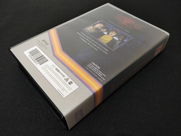 Stranger Things: Season 2 Collector's Edition (4K/UHD + Blu-Ray - USA) - Foto 02