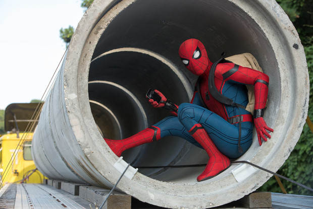 Nueva imagen y detalle de los nuevos aparatitos del trepamuros en Spiderman HomeComing