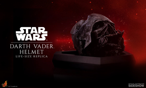 Réplica a tamaño real de Hot toys del casco quemado de Vader
