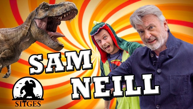 Un dinosaurio entrevista a SAM NEILL