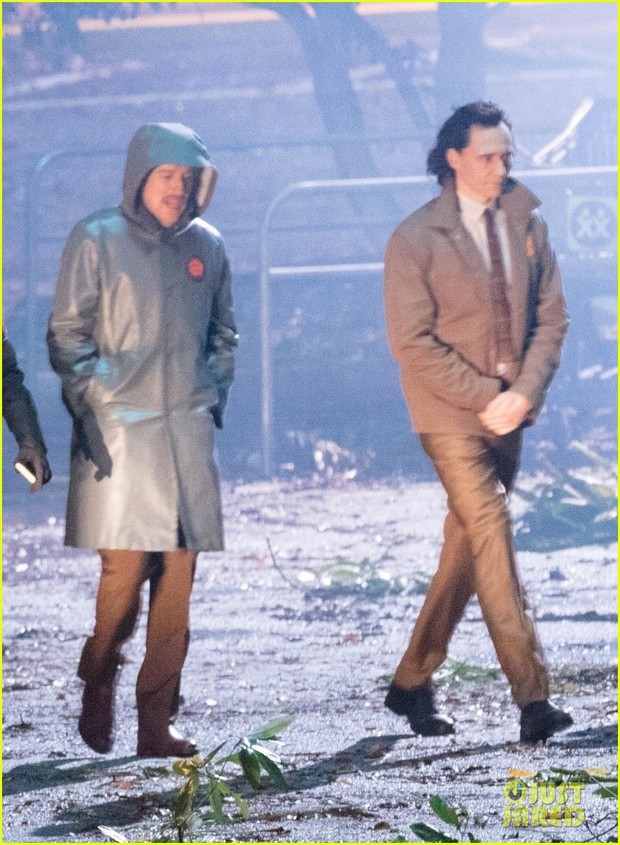 Tom Hiddleston, Owen Wilson y Lady Loki en el set de rodaje de LOKI