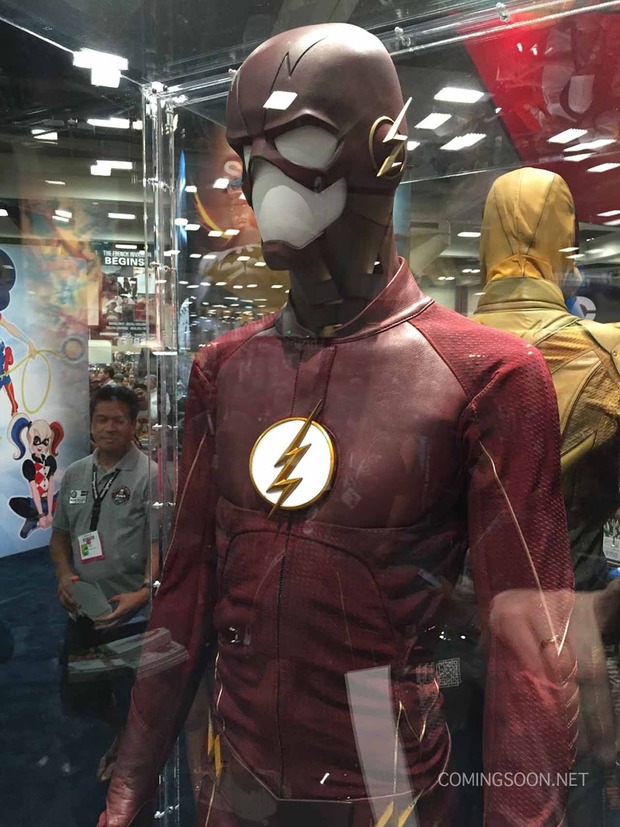 Para los seguidores de The Flash , fijaos en el logo 