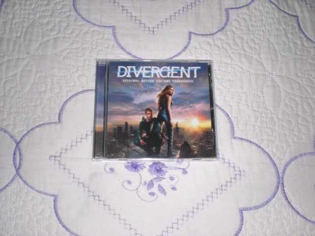 Soundtrack Divergent comprada en el Fnac