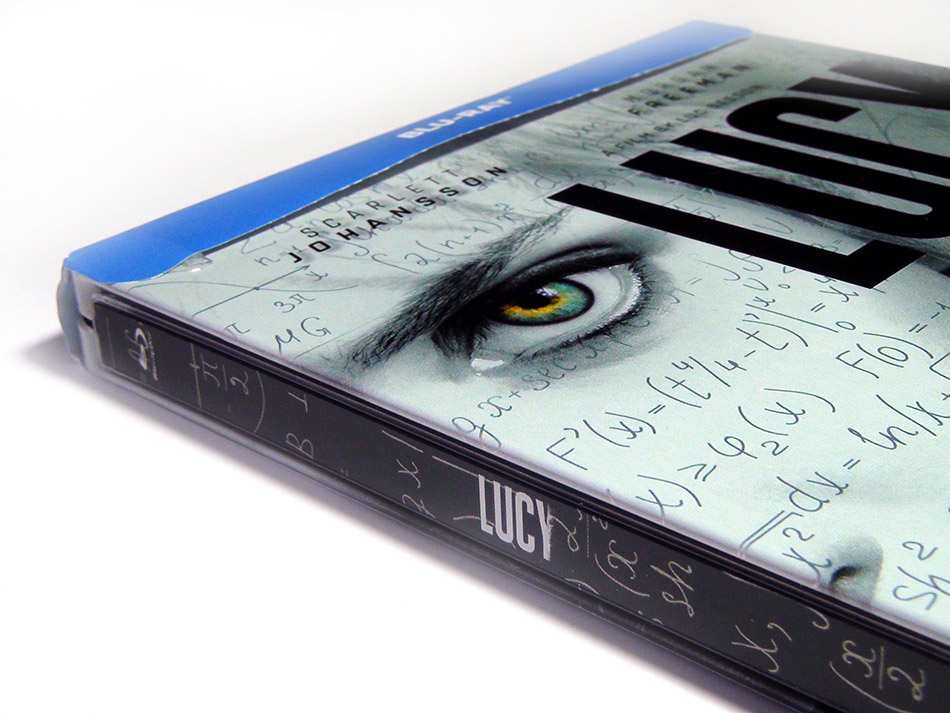 Fotografías del Steelbook exclusivo de Lucy 3